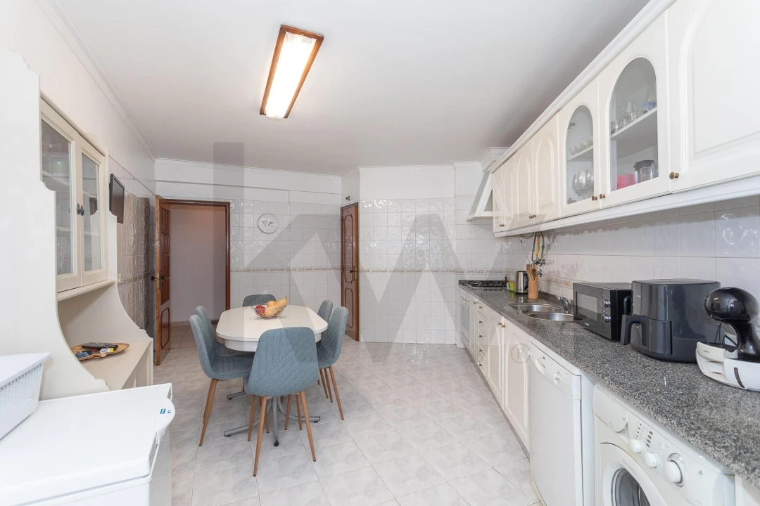 Apartamento T2 para Venda em Queluz e Belas Foto 23