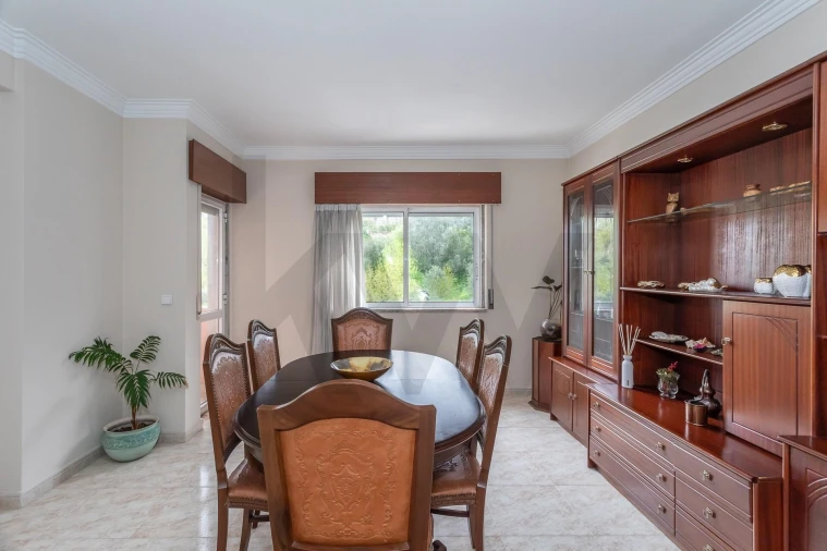 Apartamento T2 para Venda em Queluz e Belas Foto 5