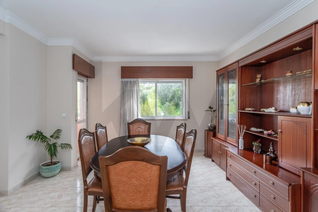 Apartamento T2 para Venda em Queluz e Belas Foto 5