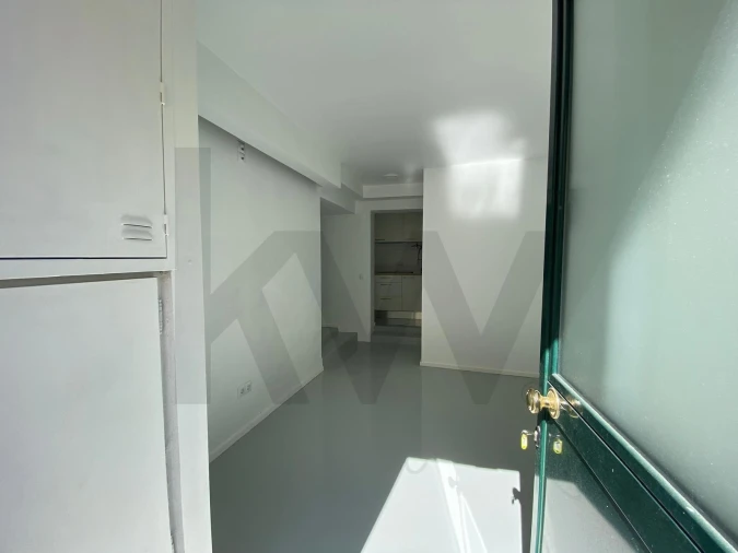 Loja para Venda em Campo de Ourique Foto 2