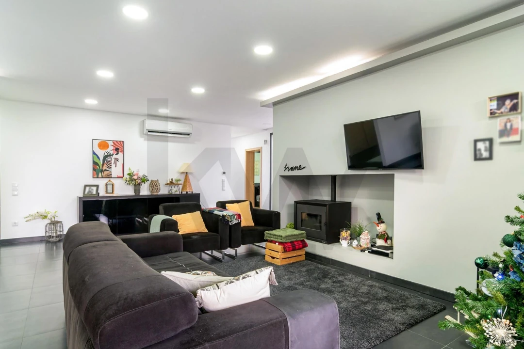 Moradia T4 para Venda em Achete, Azoia de Baixo e Póvoa de Santarém Foto 9