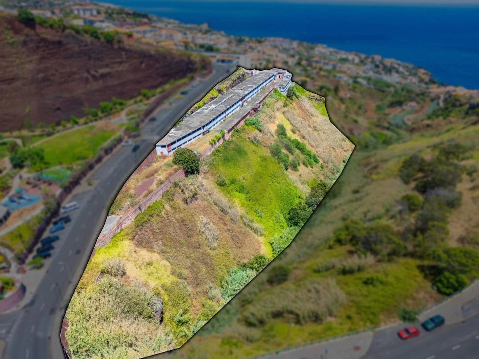 Prédio para Venda em Caniço Foto 4