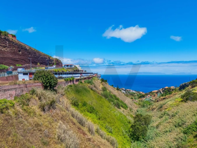 Prédio para Venda em Caniço Foto 14