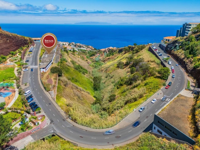 Prédio para Venda em Caniço Foto 17