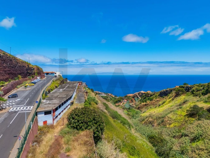 Prédio para Venda em Caniço Foto 24