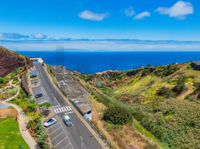 Prédio para Venda em Caniço Foto 22