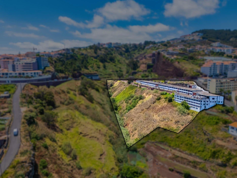 Prédio para Venda em Caniço Foto 10