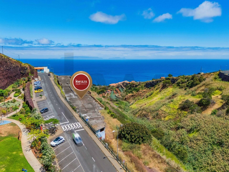 Prédio para Venda em Caniço Foto 21