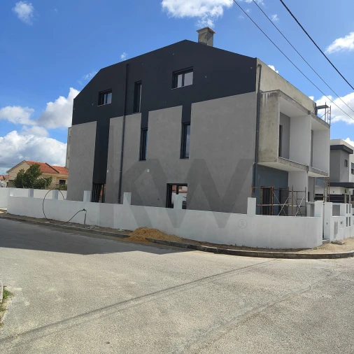 Moradia T4 para Venda em Fernao Ferro Foto 2