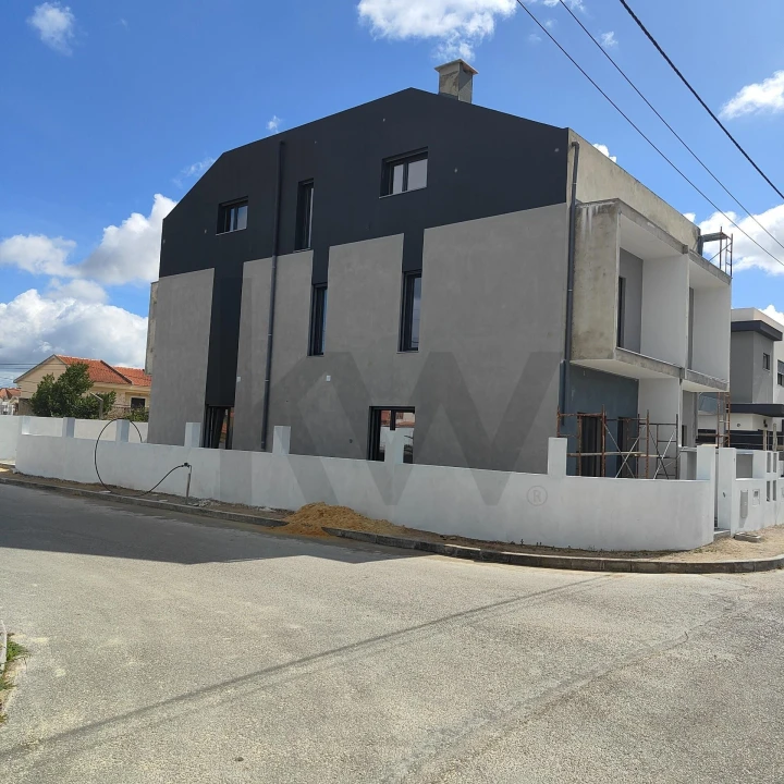 Moradia T4 para Venda em Fernao Ferro Foto 2