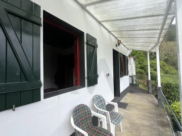 Moradia T3 para Venda em Lomba da Fazenda