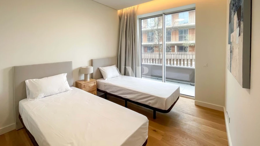 Apartamento T2 para Arrendamento em Quarteira Foto 5