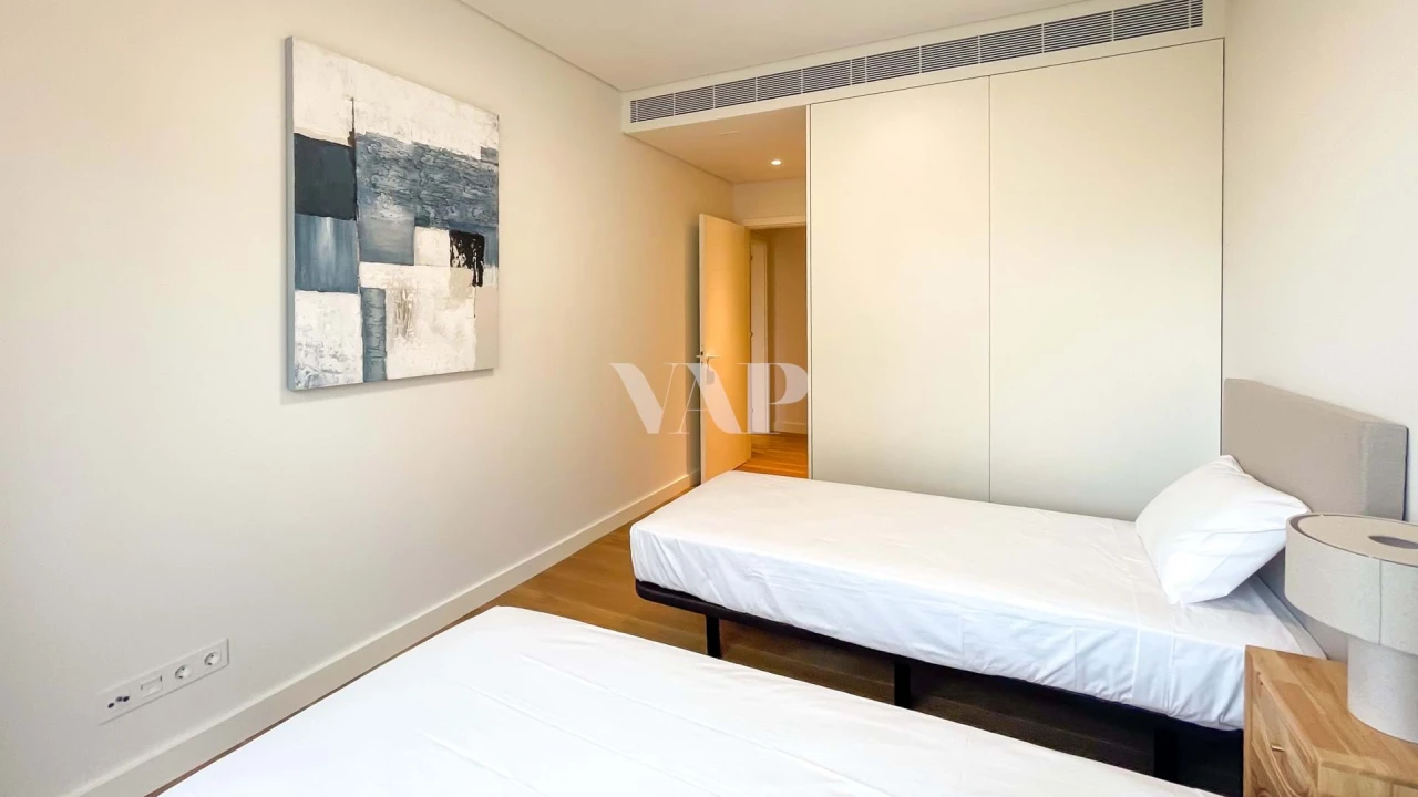 Apartamento T2 para Arrendamento em Quarteira Foto 14