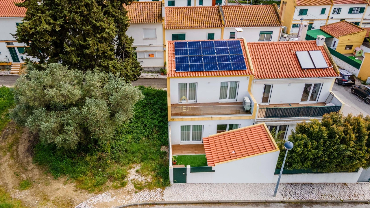 Moradia T2 para Venda em Santa Iria de Azoia, São João da Talha e Bobadela Foto 35