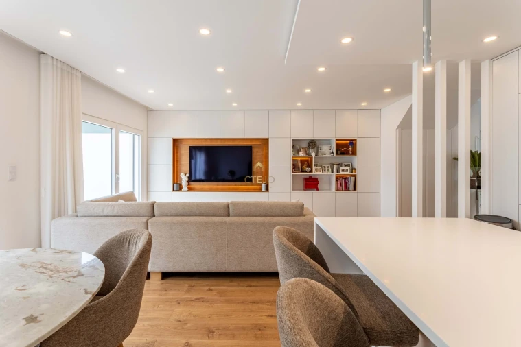 Moradia T2 para Venda em Santa Iria de Azoia, São João da Talha e Bobadela Foto 8