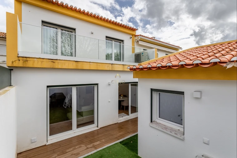 Moradia T2 para Venda em Santa Iria de Azoia, São João da Talha e Bobadela Foto 18