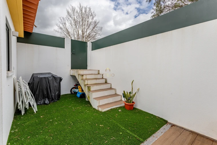 Moradia T2 para Venda em Santa Iria de Azoia, São João da Talha e Bobadela Foto 15