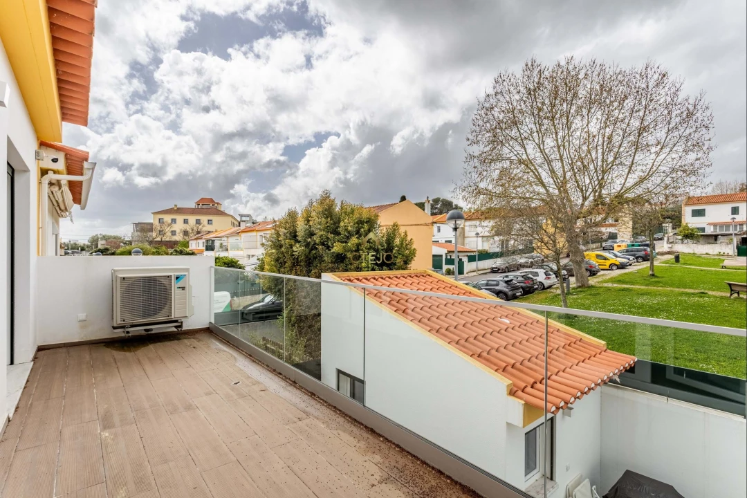 Moradia T2 para Venda em Santa Iria de Azoia, São João da Talha e Bobadela Foto 27