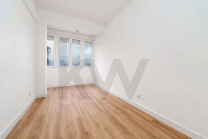 Apartamento T1 para Venda em Faro (Sé e São Pedro)