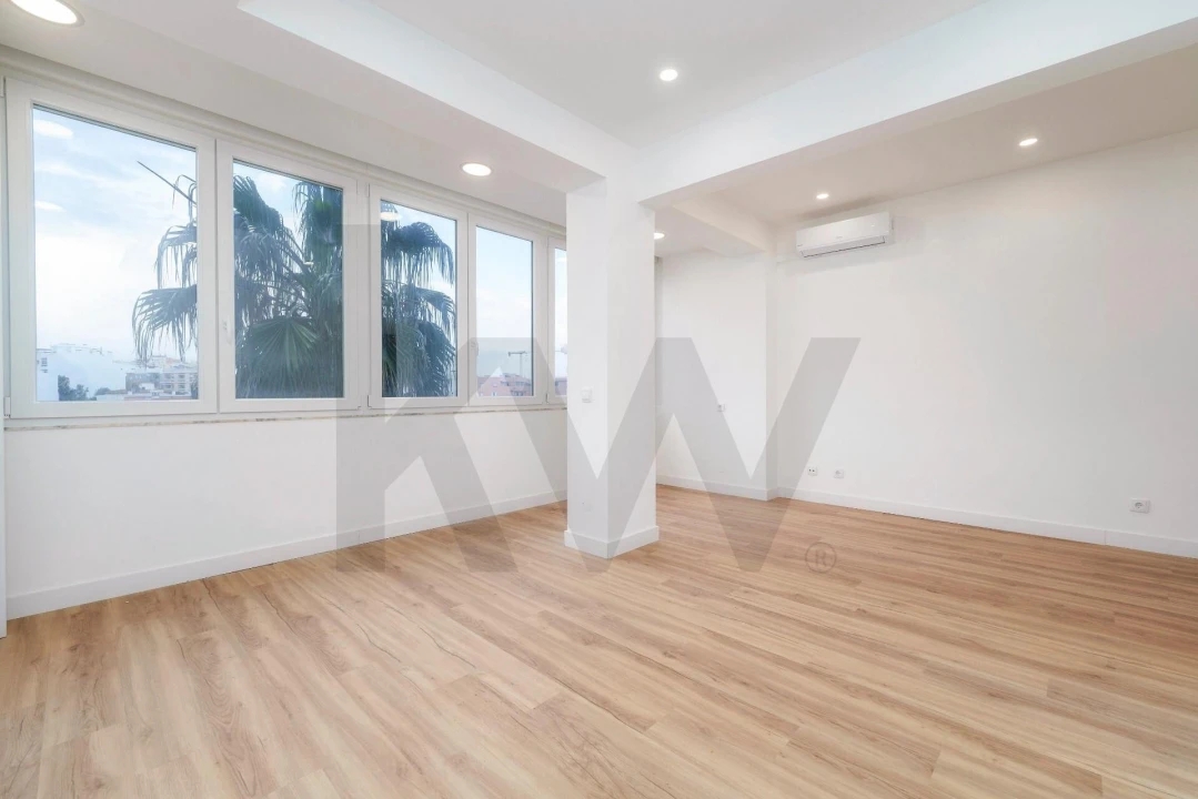 Apartamento T1 para Venda em Faro (Sé e São Pedro) Foto 2