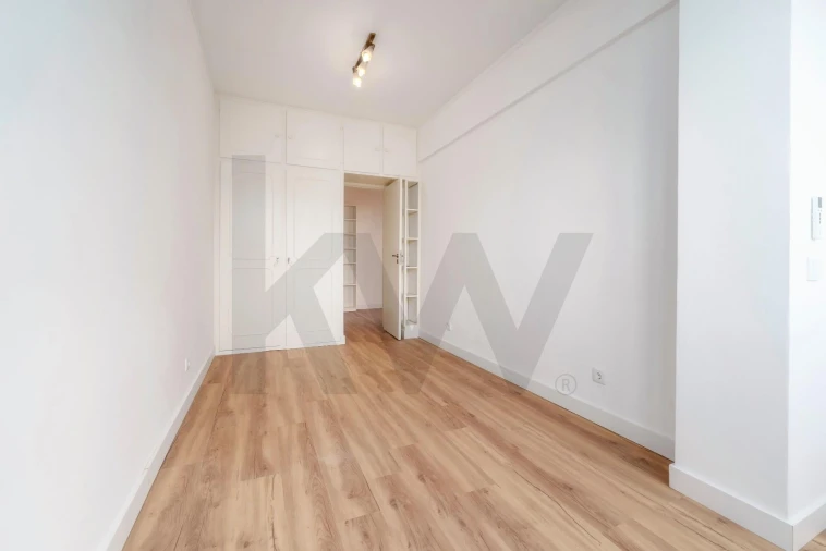 Apartamento T1 para Venda em Faro (Sé e São Pedro) Foto 28