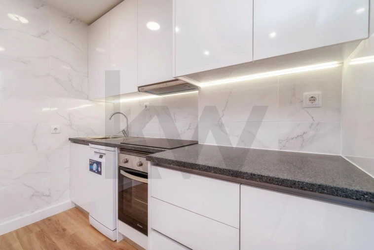 Apartamento T1 para Venda em Faro (Sé e São Pedro) Foto 12