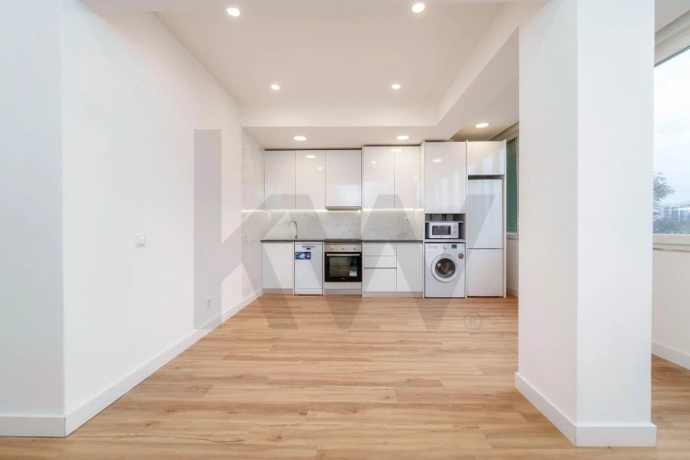 Apartamento T1 para Venda em Faro (Sé e São Pedro) Foto 6