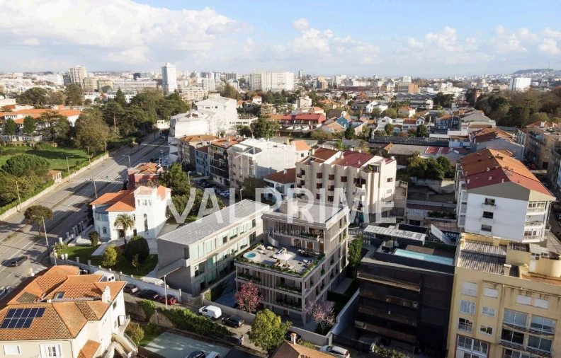 Apartamento T4 para Venda em Lordelo do Ouro e Massarelos Foto 7