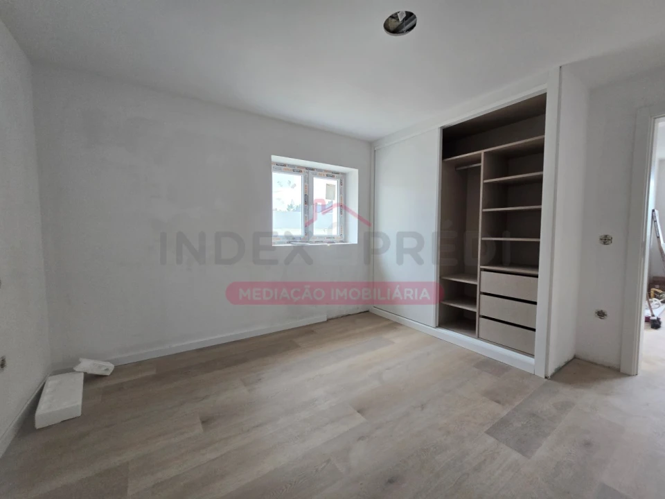 Moradia T5 para Venda em São Lourenço do Bairro Foto 16