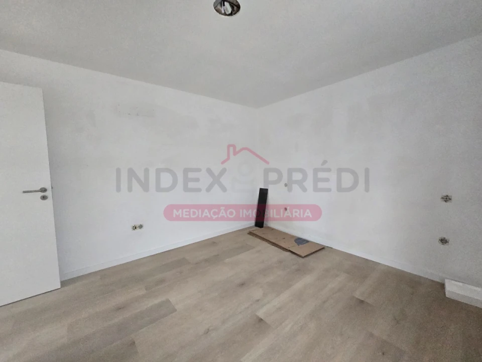 Moradia T5 para Venda em São Lourenço do Bairro Foto 17