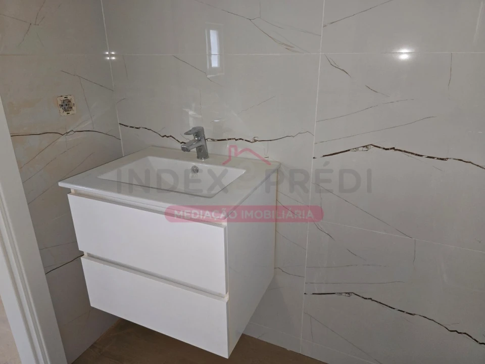 Moradia T5 para Venda em São Lourenço do Bairro Foto 22