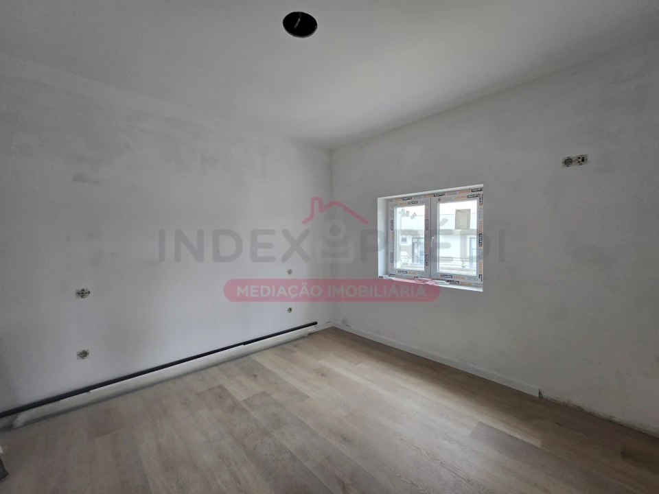 Moradia T5 para Venda em São Lourenço do Bairro Foto 26