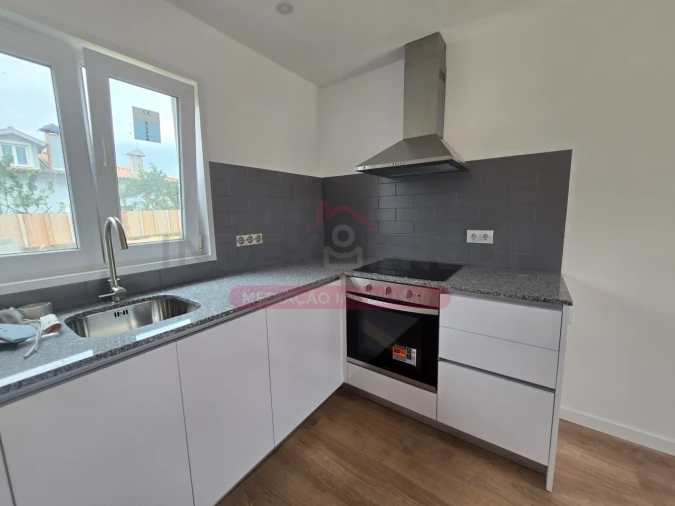 Moradia T5 para Venda em São Lourenço do Bairro Foto 1