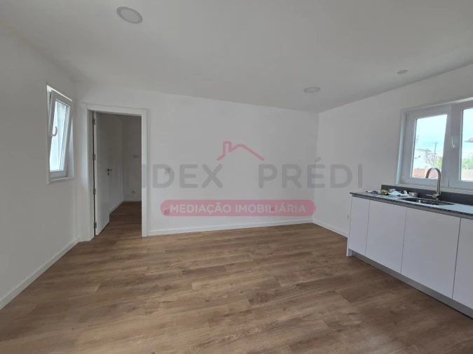 Moradia T5 para Venda em São Lourenço do Bairro Foto 3