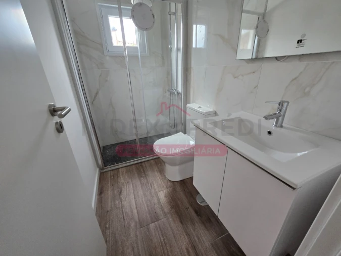 Moradia T5 para Venda em São Lourenço do Bairro Foto 4