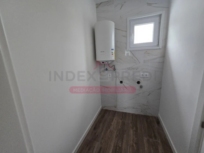 Moradia T5 para Venda em São Lourenço do Bairro Foto 11