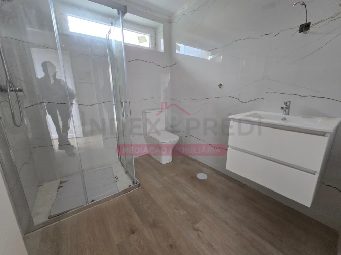 Moradia T5 para Venda em São Lourenço do Bairro Foto 12