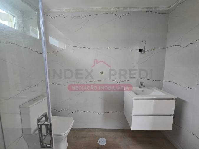 Moradia T5 para Venda em São Lourenço do Bairro Foto 14