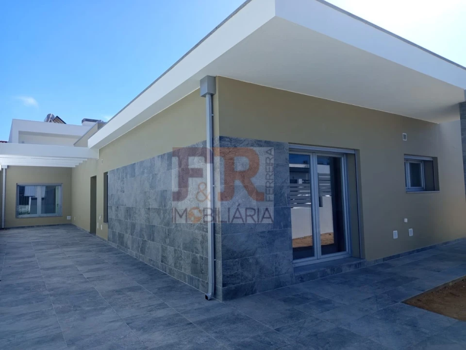 Moradia T3 para Venda em Fernao Ferro Foto 1