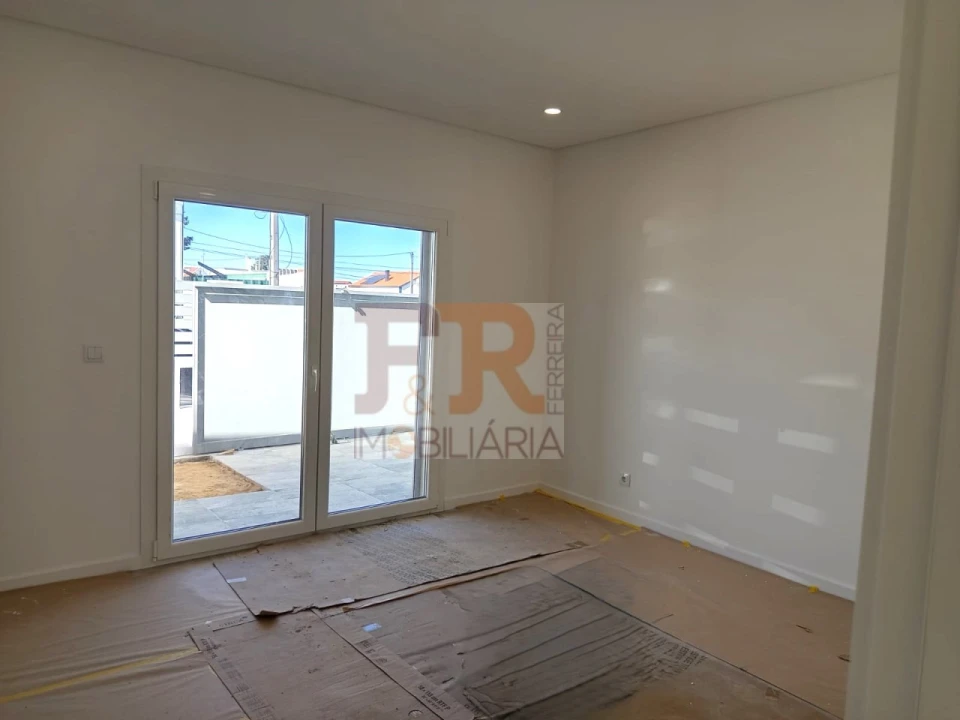 Moradia T3 para Venda em Fernao Ferro Foto 22