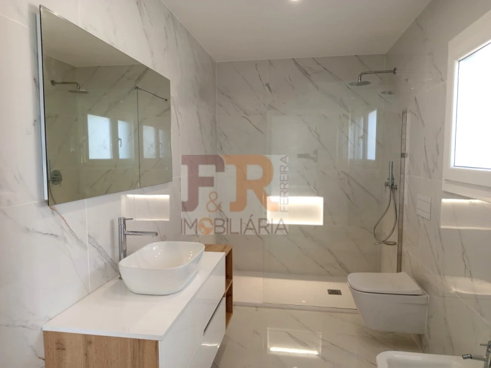 Moradia T3 para Venda em Fernao Ferro Foto 18