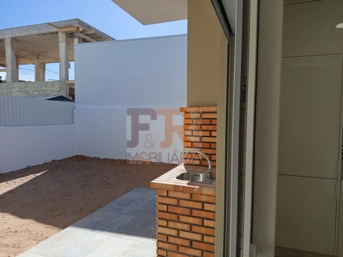 Moradia T3 para Venda em Fernao Ferro Foto 25