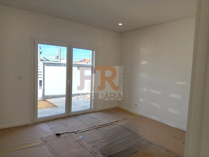 Moradia T3 para Venda em Fernao Ferro Foto 22