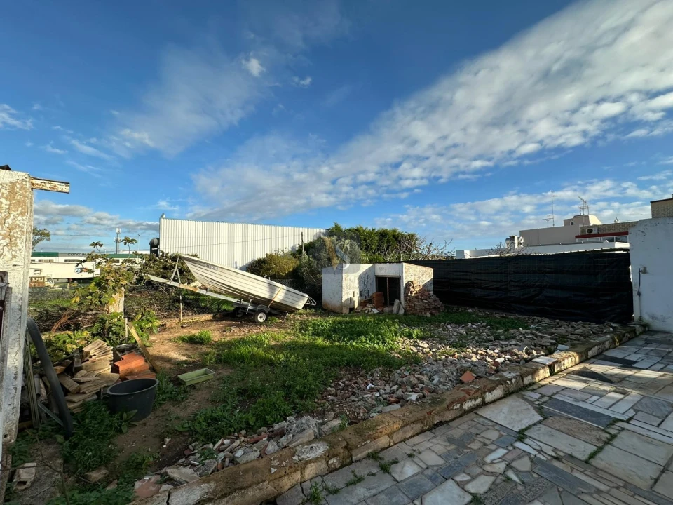 Moradia T2 para Venda em Quelfes Foto 4