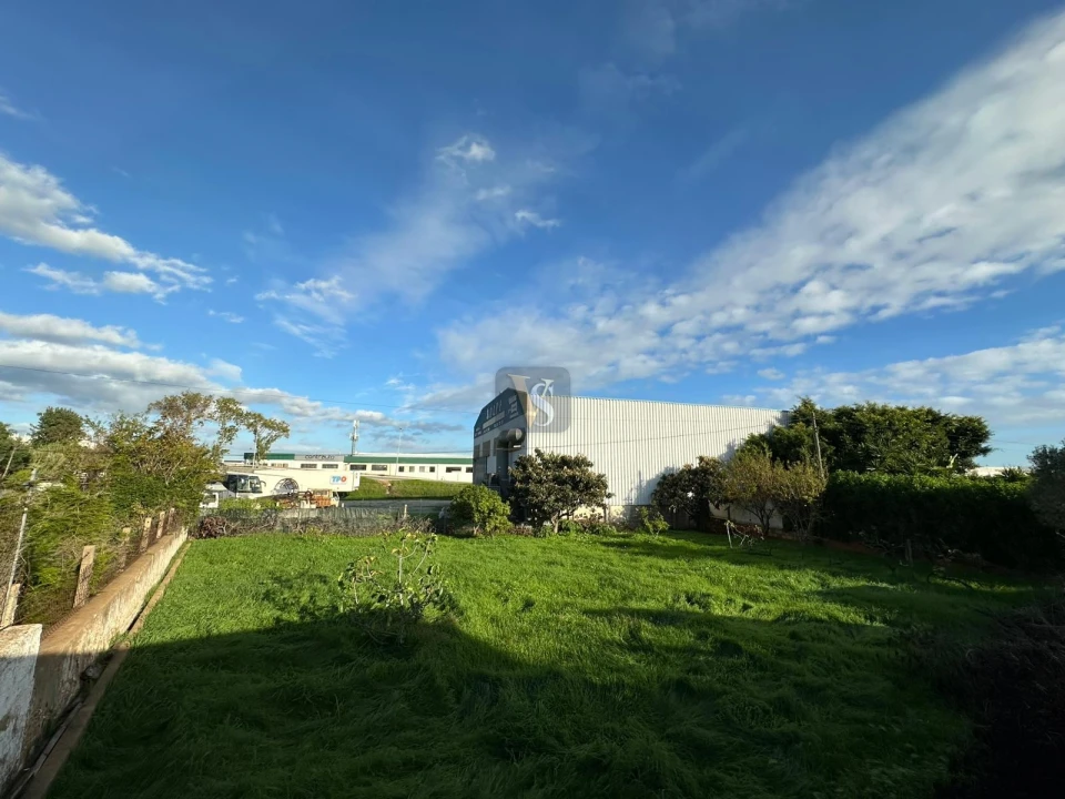 Moradia T2 para Venda em Quelfes Foto 2