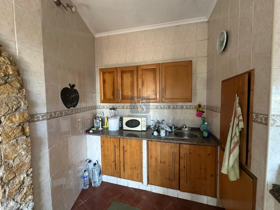 Moradia T2 para Venda em Quelfes Foto 17