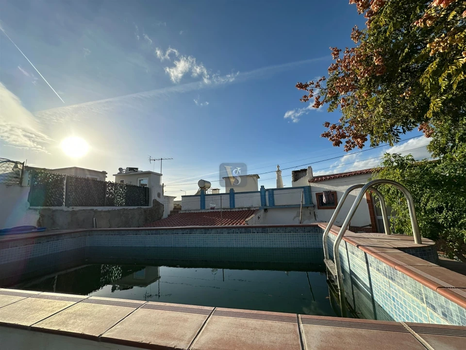 Moradia T2 para Venda em Quelfes Foto 14