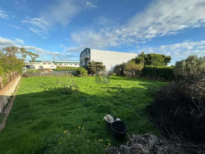 Moradia T2 para Venda em Quelfes Foto 31