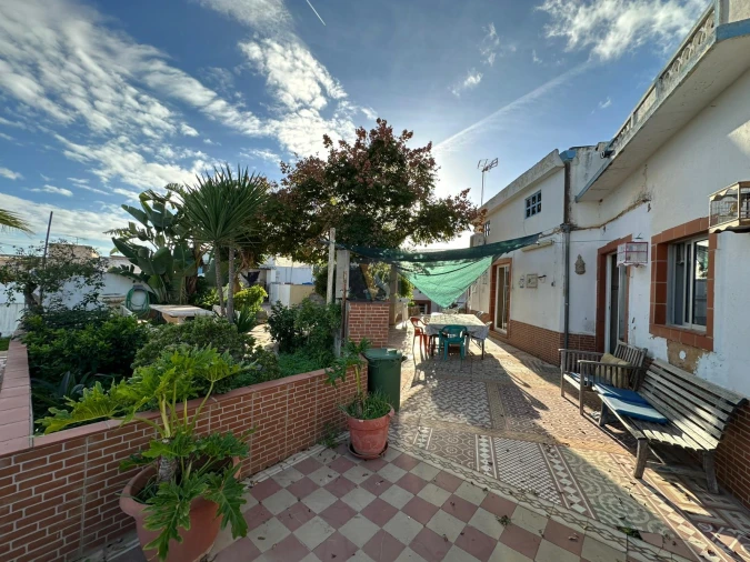 Moradia T2 para Venda em Quelfes Foto 8