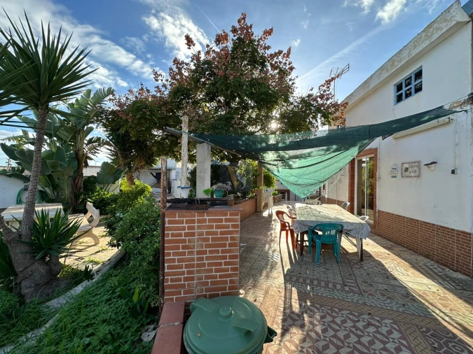 Moradia T2 para Venda em Quelfes Foto 10